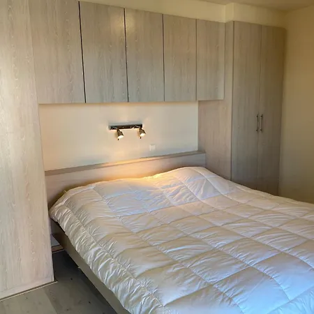 Apollo X 405 With Large Terrace 니우포르트